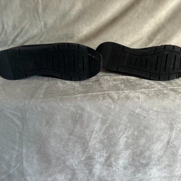 Banana Republic Mesh & Suede Sneaker Size 10.5 - Picture 3 of 4